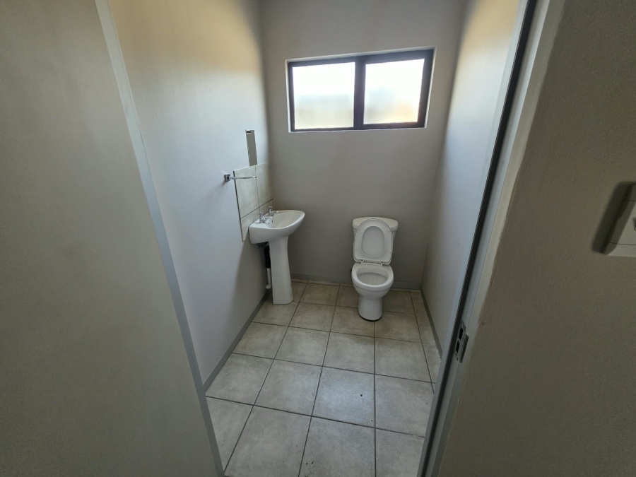 To Let Commercial Property for Rent in Oos Einde Free State